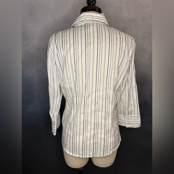 M.K.M Designs Women's Button Down Blouse - Size M - Picture 4 of 6